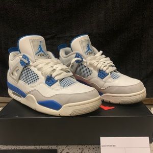 Jordan 4s retro military blue size 8.5